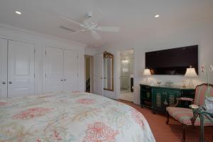 2283 ibis isles guest bed